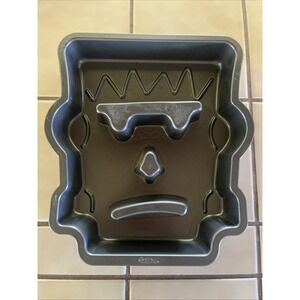 Wilton Frankenstein Fluted Head Nonstick Cake Pan Halloween Party Design